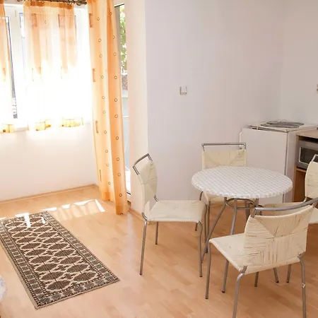 Guest house Sokratovi 3*