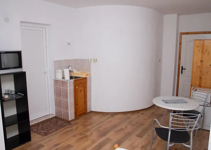 Guest house Sokratovi 3*