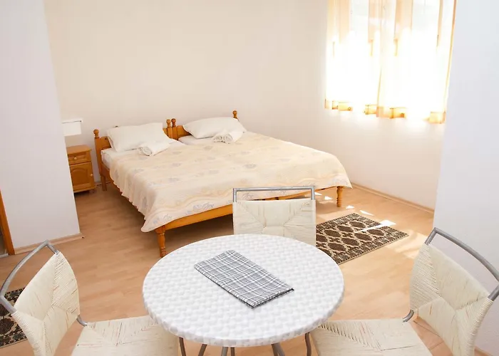 Guest house Sokratovi 3*