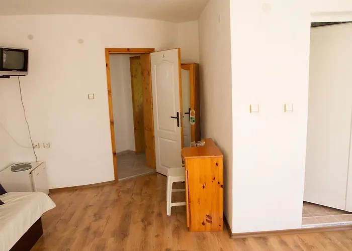 Sokratovi Guest house 3*