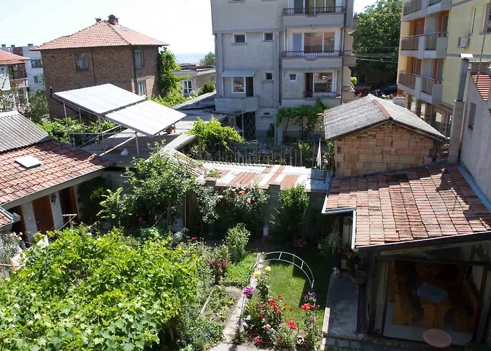 Guest house Sokratovi 3*